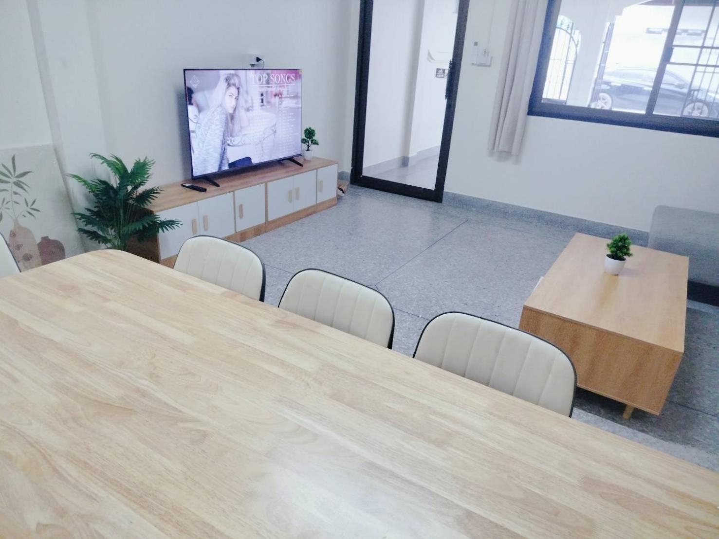 D72 Family House,6 Min To Mall, 12pax 3br Yai Ban Kho Hong